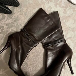 Elegant Nine West Brown Leather Women's Boots 8.5